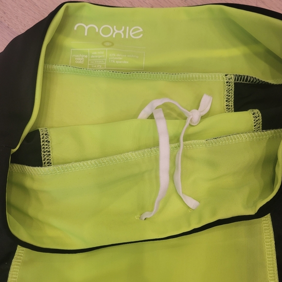 Moxie Cycling Outfit - Picture 6 of 6